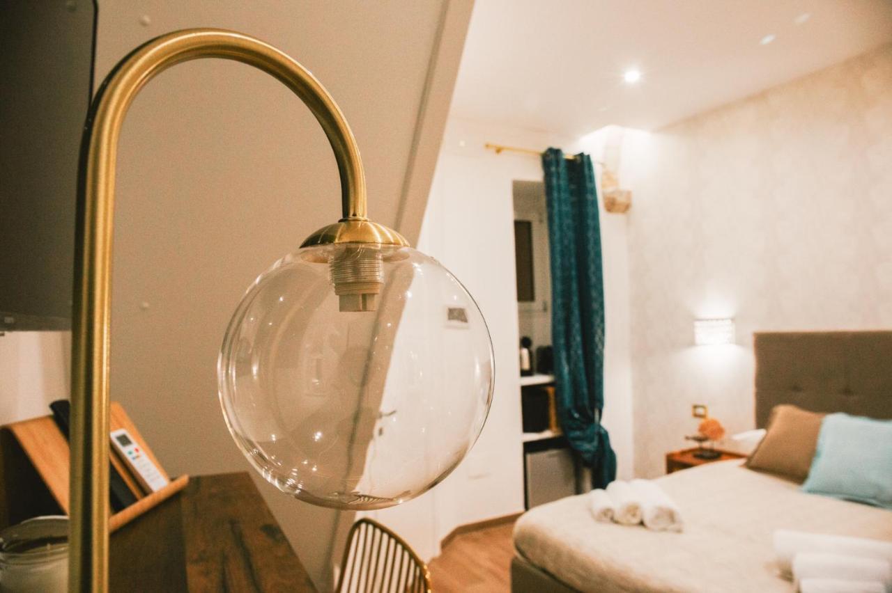 Dimora Petra -Suites- Бари Экстерьер фото